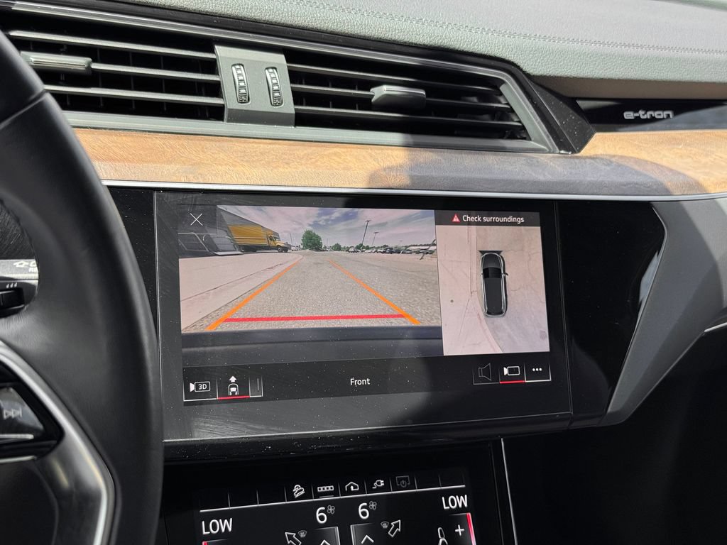 Used 2022 Audi e-tron Premium w/ Convenience Plus Package AWD/4WD image 20