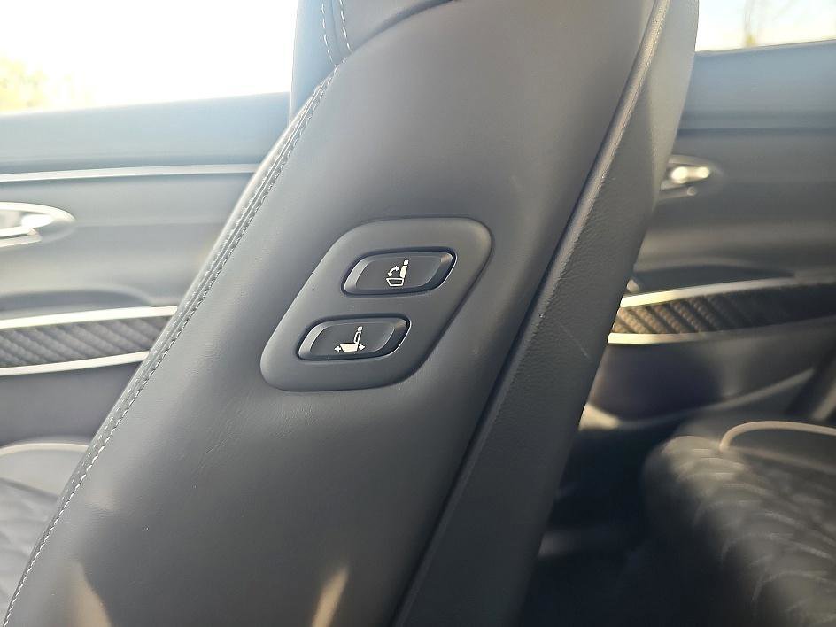 Used 2025 Genesis GV70 3.5T Sport w/ Sport Prestige Package image 17