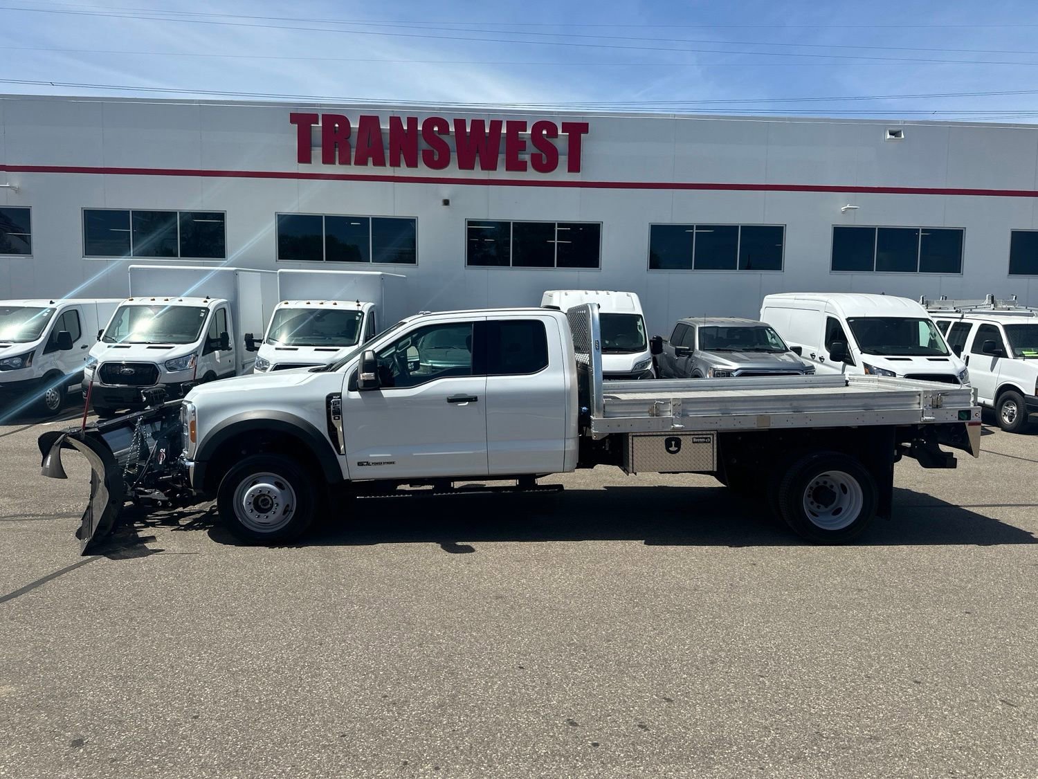 Used 2023 Ford F550 4x4 SuperCab Super Duty image 2
