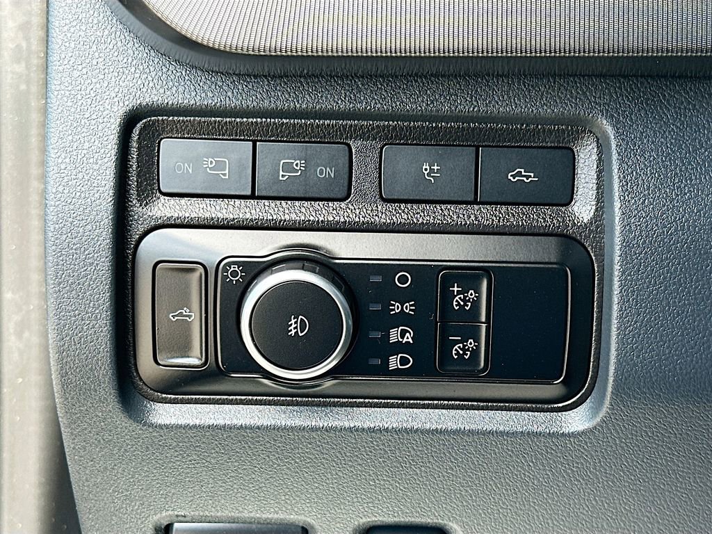 Used 2024 Ford F350 Platinum image 10