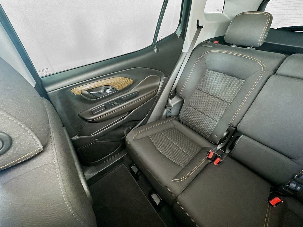 Used 2020 GMC Terrain SLE w/ Elevation Edition image 12