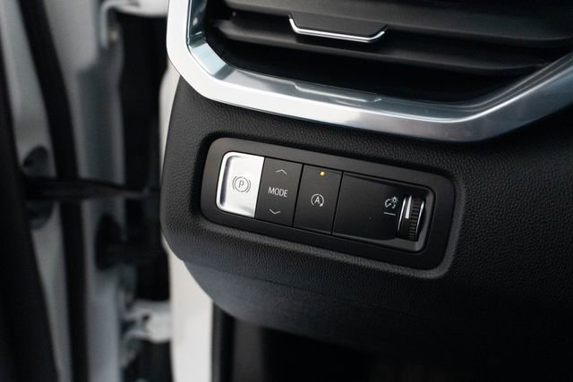 Used 2025 GMC Acadia Elevation image 24