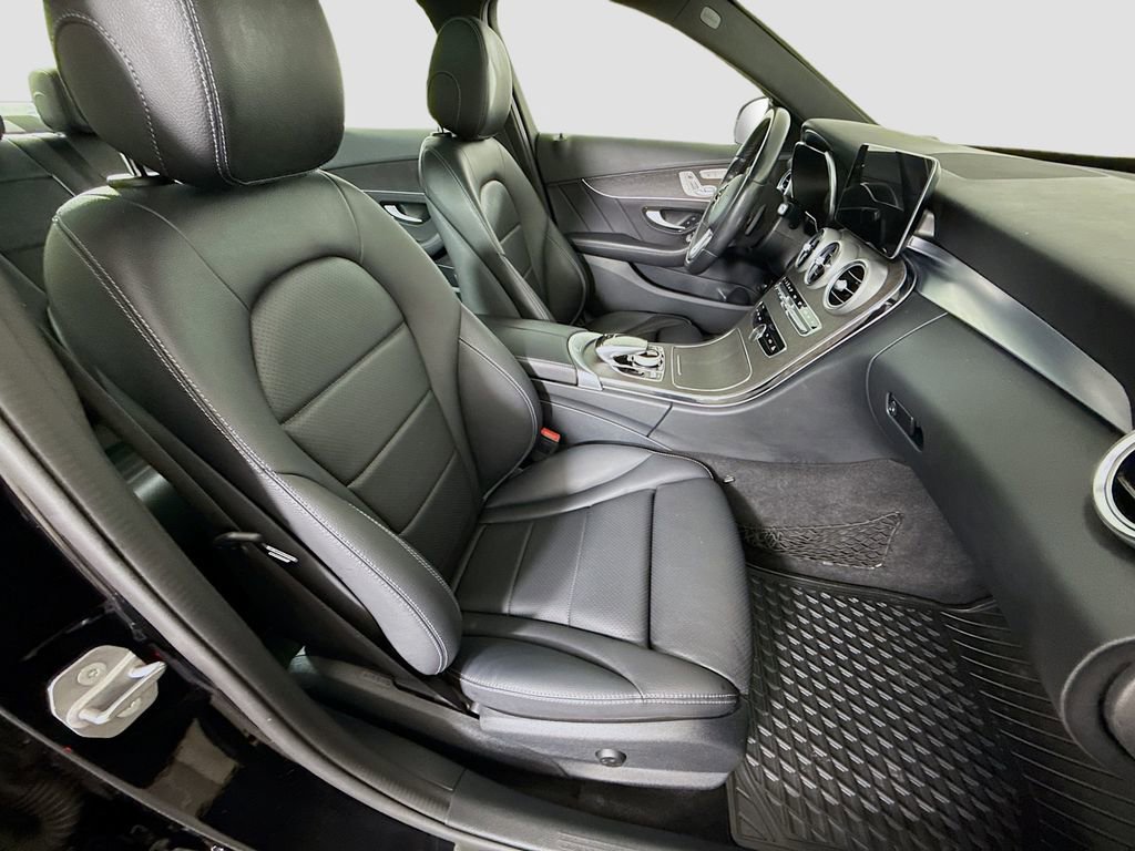 Used 2021 Mercedes-Benz C 300 4MATIC Sedan image 29