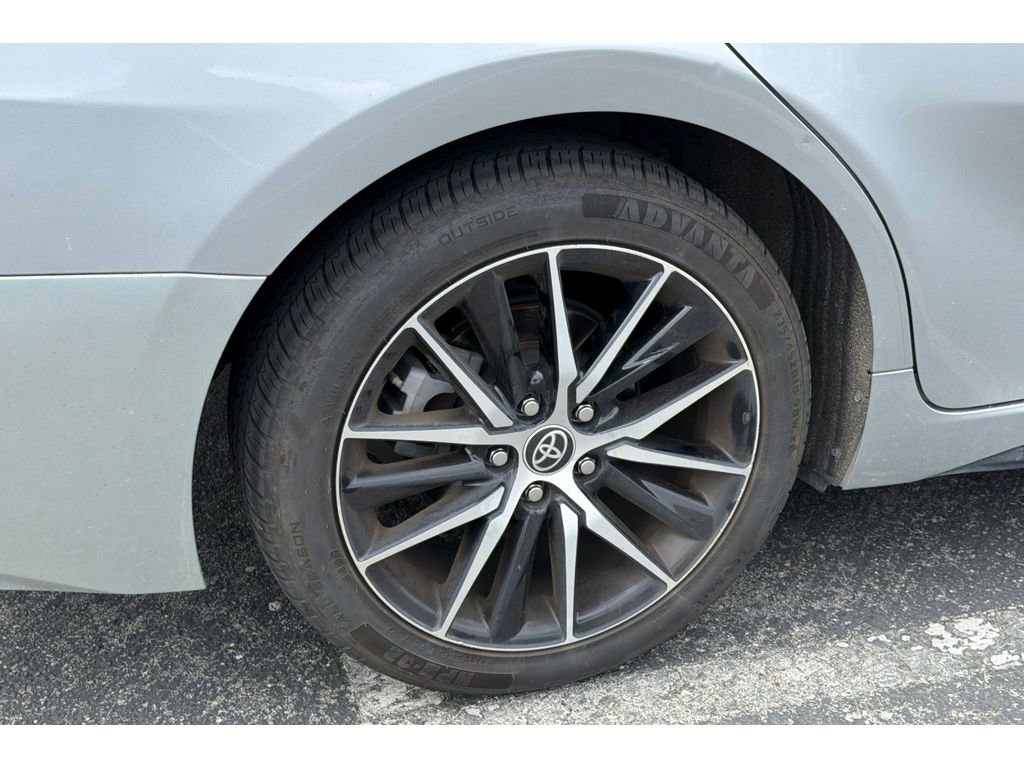 Used 2022 Toyota Camry SE w/ Convenience Package FWD image 4