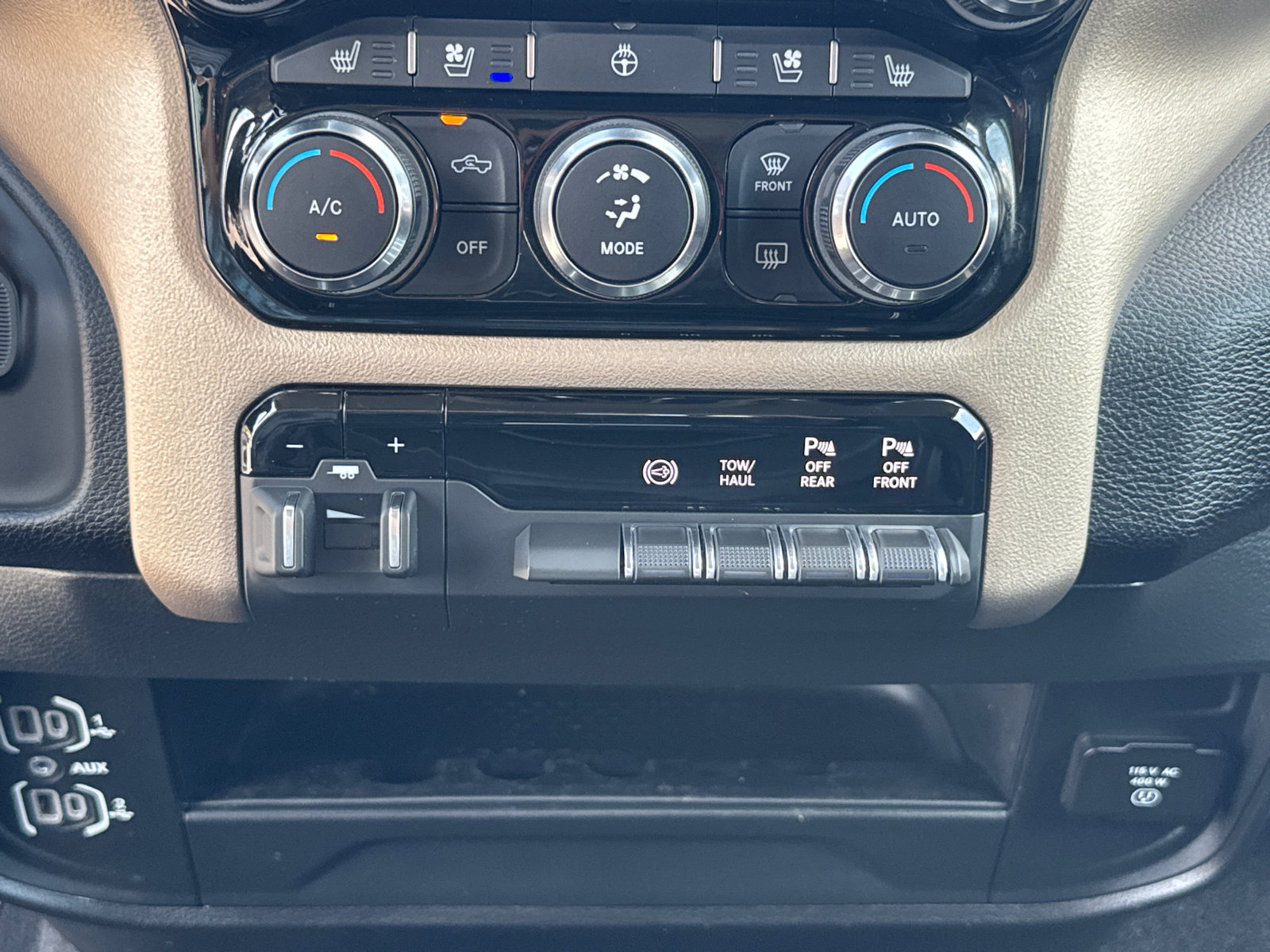 Used 2024 RAM 2500 Laramie w/ Safety Group AWD/4WD image 14