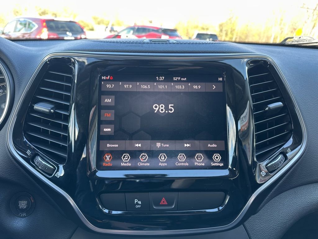 Used 2019 Jeep Cherokee Limited image 18