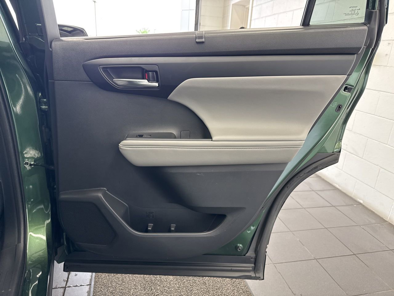 Used 2023 Toyota Highlander XLE image 50