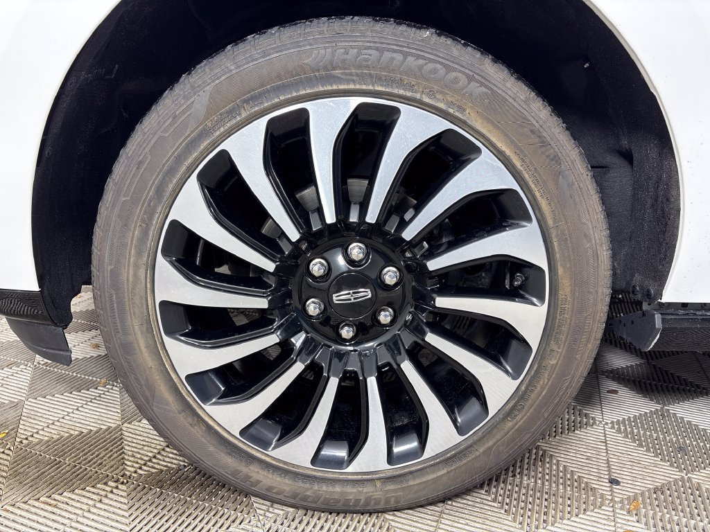 Used 2024 Lincoln Navigator Black Label AWD/4WD image 13