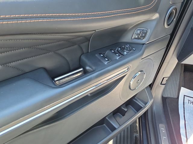 Used 2024 Ford Expedition Max Platinum image 18