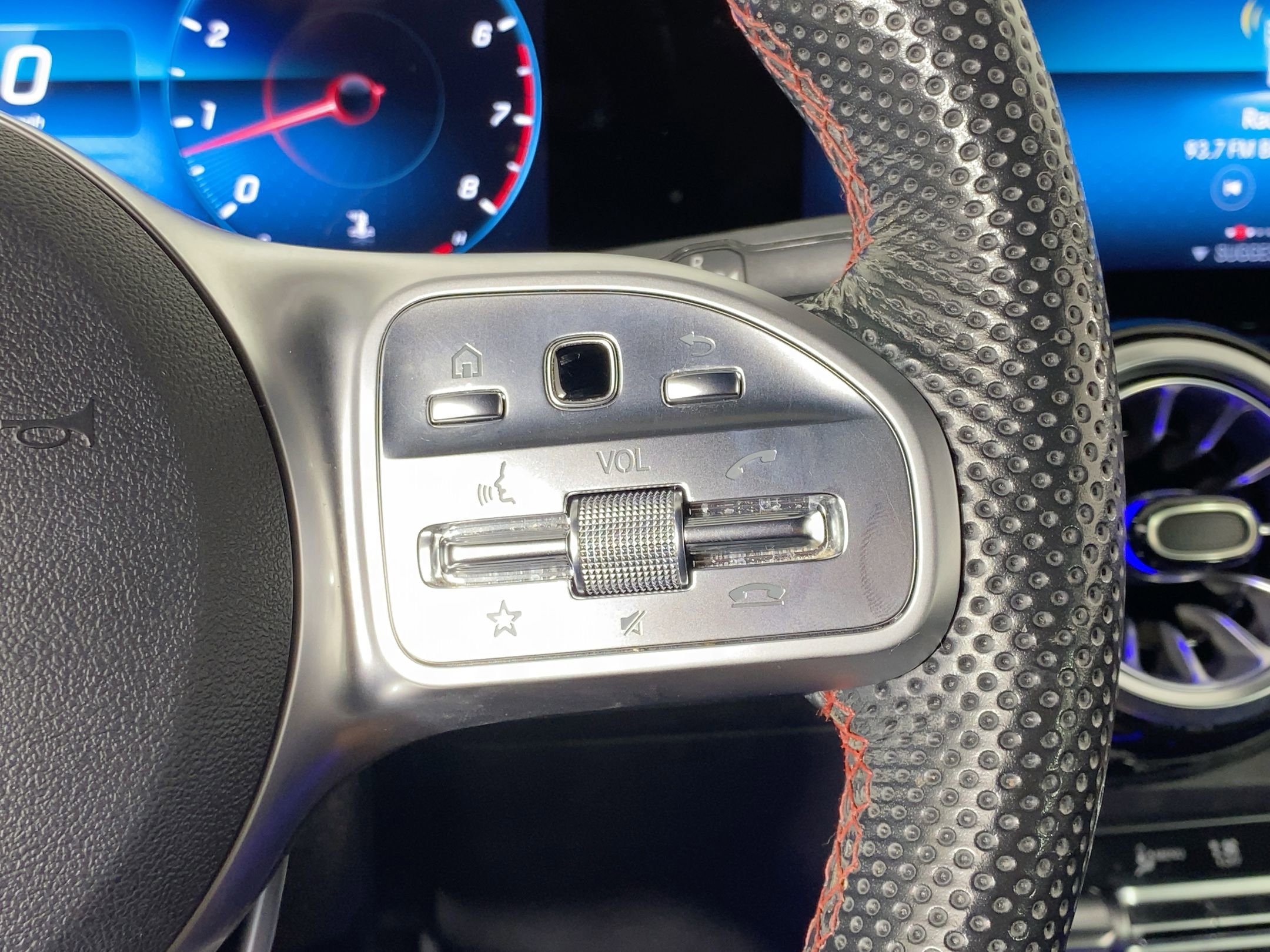 Used 2022 Mercedes-Benz GLB 250 4MATIC image 15