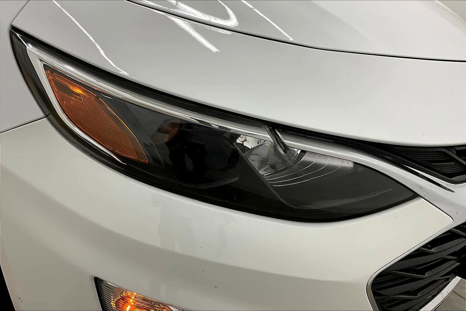 Used 2025 Chevrolet Malibu RS FWD image 28