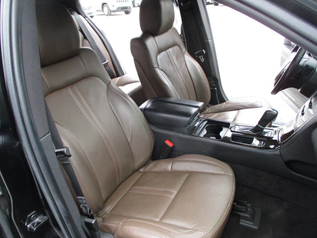 Used 2016 Lincoln MKS AWD w/ Equipment Group 101A image 25