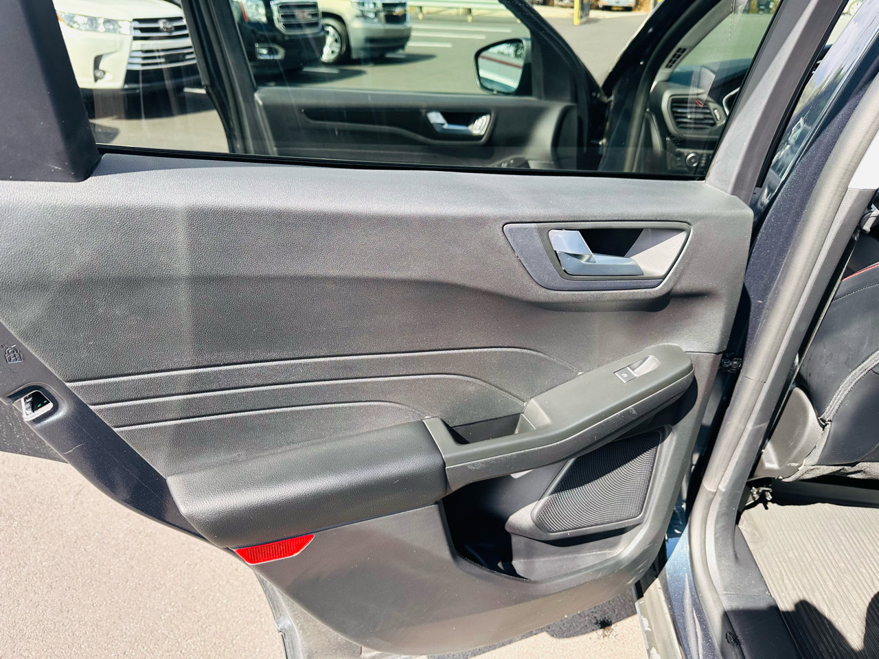 Used 2022 Ford Escape SEL w/ SEL Stealth AWD Package image 32