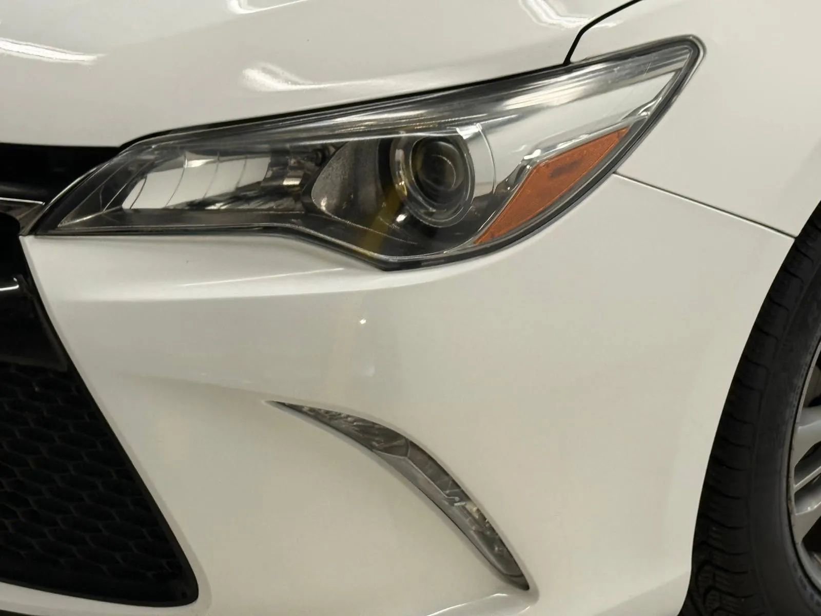 Used 2017 Toyota Camry SE image 5