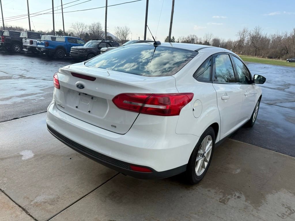 Certified 2017 Ford Focus SE image 9