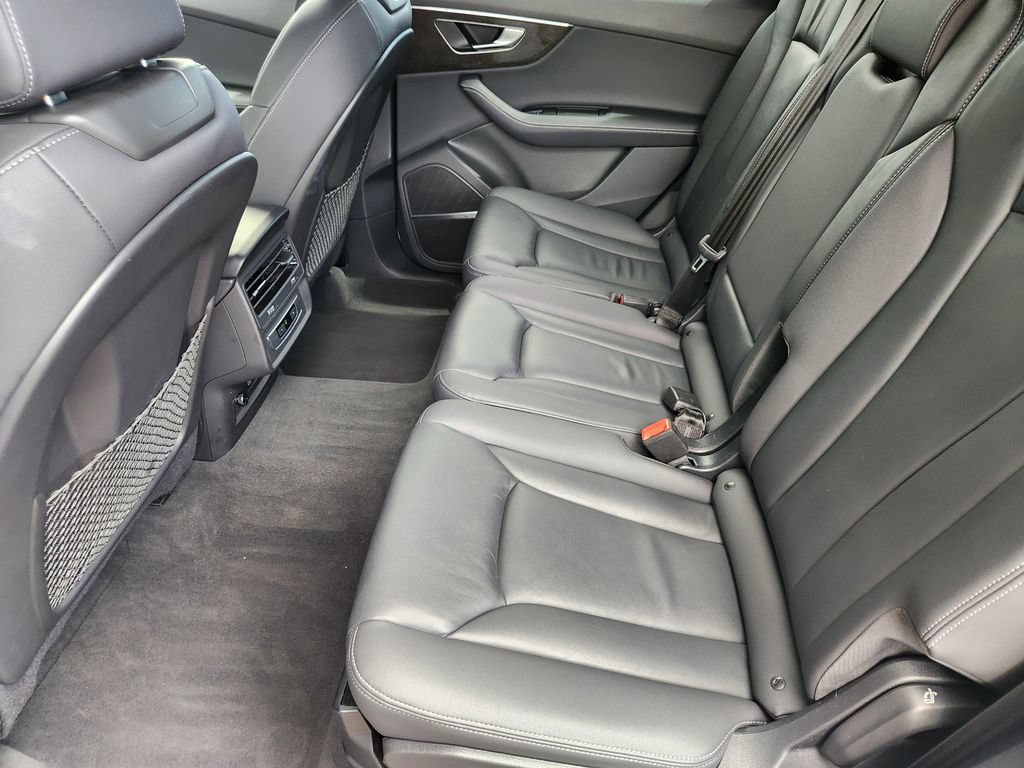 Used 2025 Audi Q7 3.0T Premium Plus AWD/4WD image 19