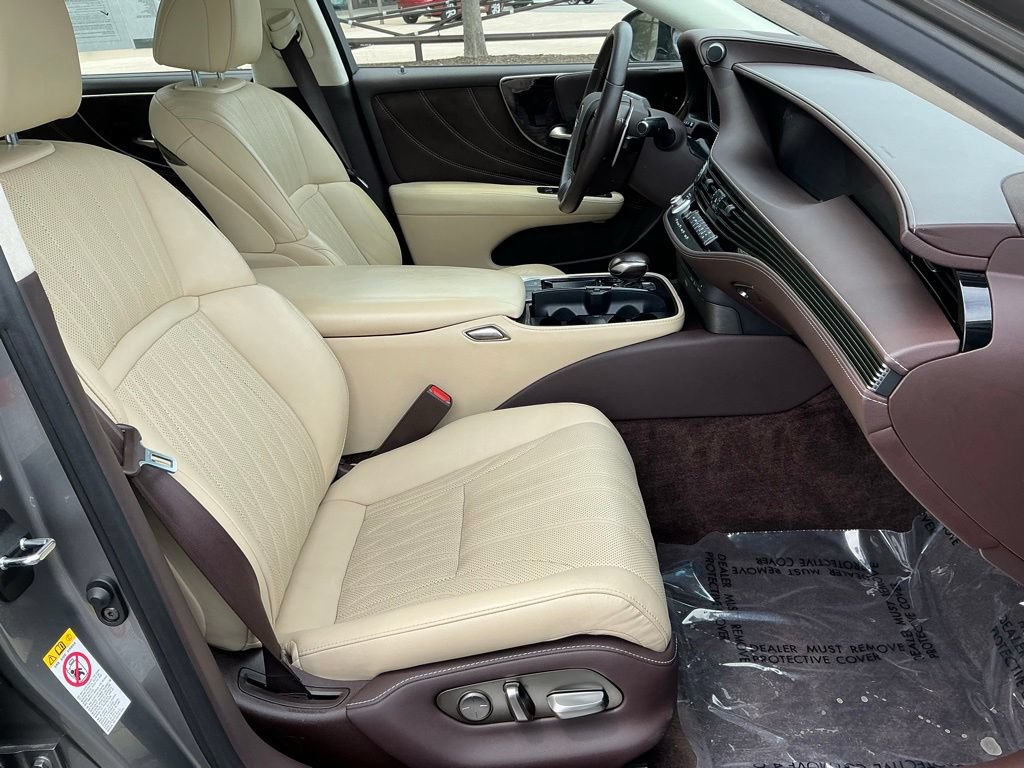 Used 2018 Lexus LS 500 w/ Interior Upgrade Package RWD image 19