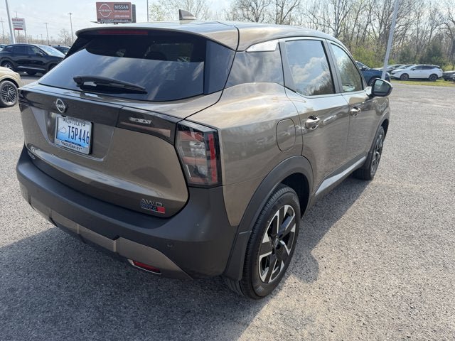 Used 2025 Nissan Kicks SV AWD/4WD image 9