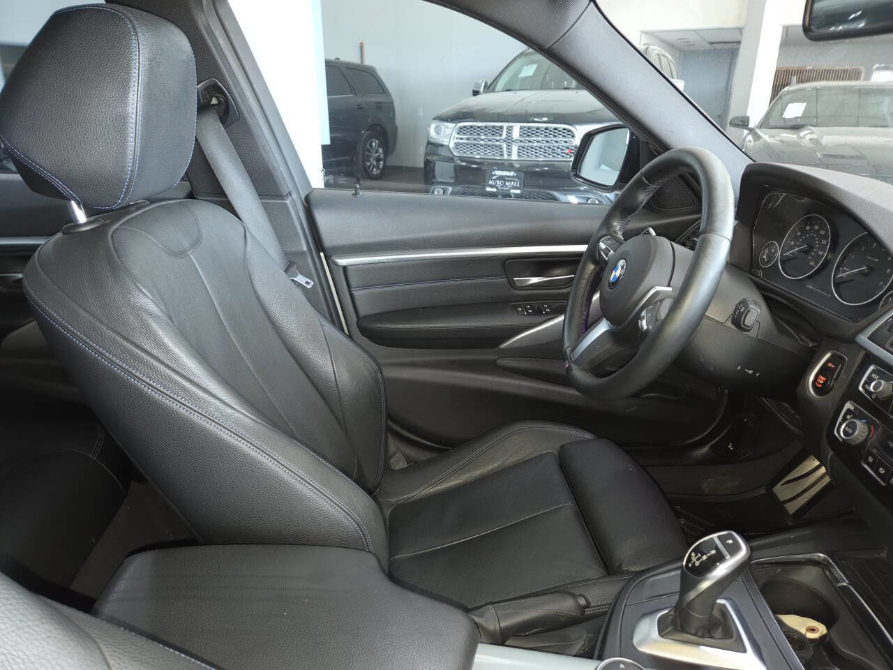 Used 2017 BMW 340i xDrive Sedan AWD/4WD image 28