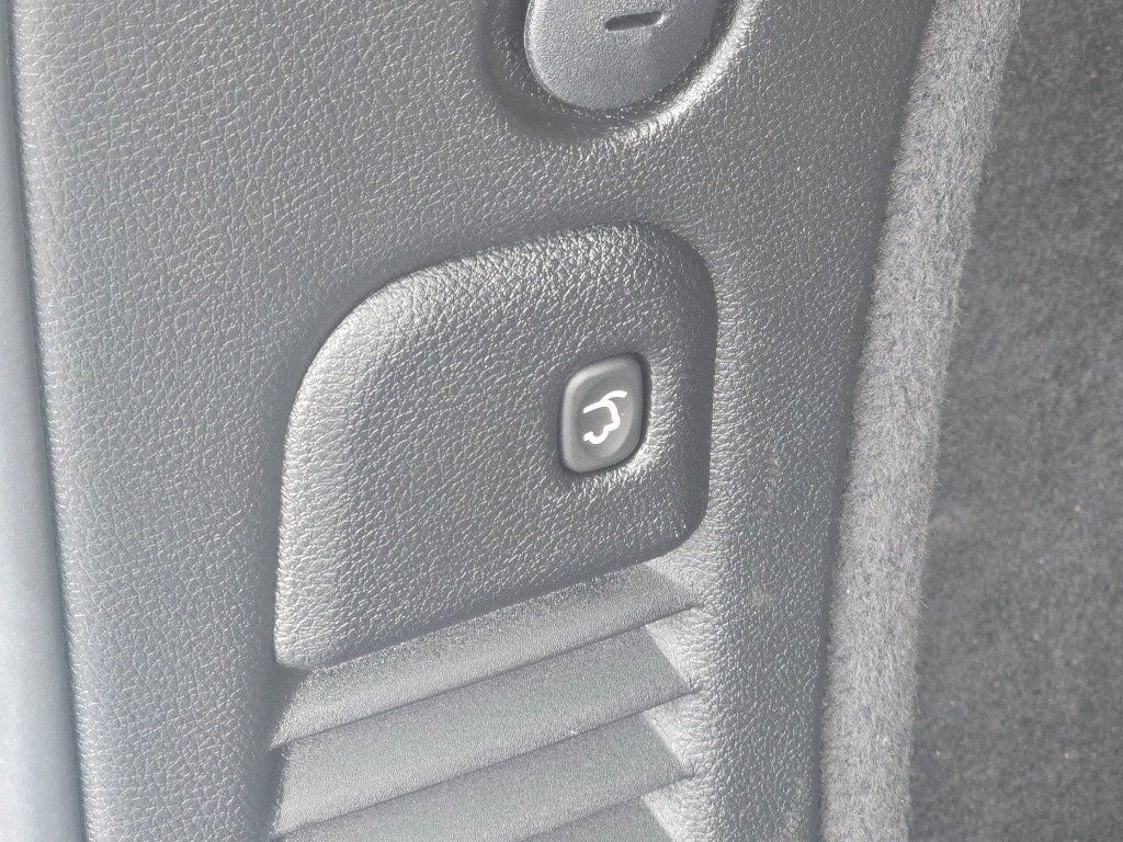 Used 2025 Dodge Durango GT AWD/4WD image 16