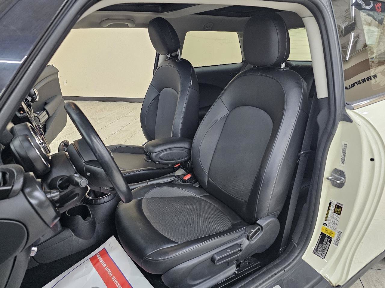 Used 2016 MINI Cooper 2-Door Hardtop FWD image 15