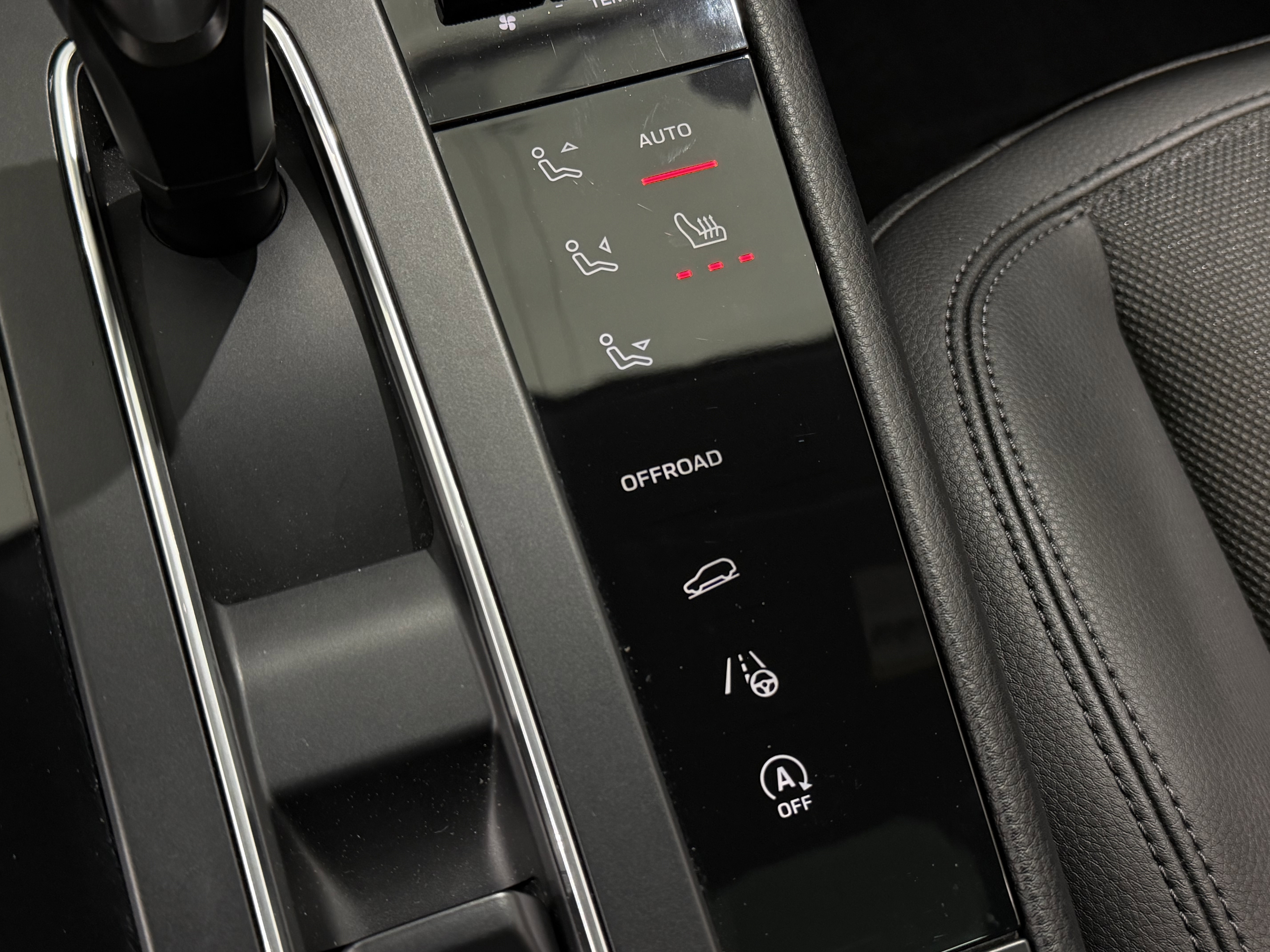 Certified 2022 Porsche Macan image 34