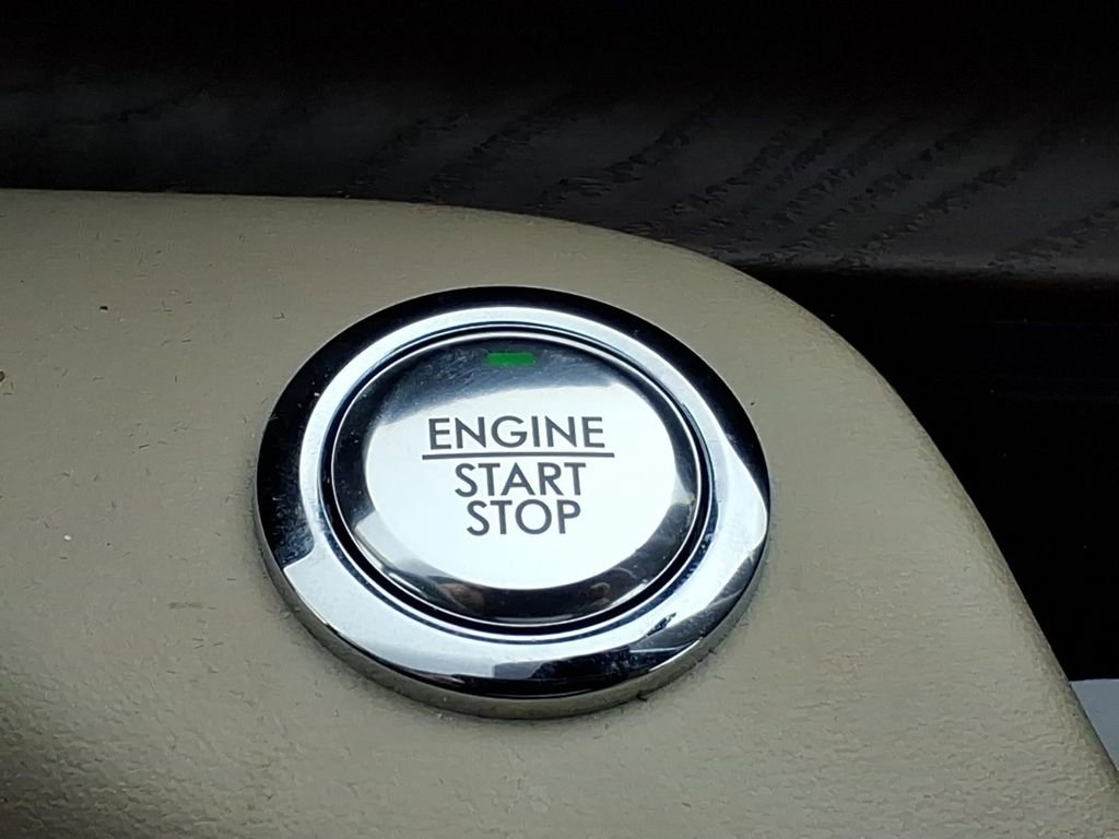 Certified 2020 Lincoln Aviator Reserve w/ Equipment Group 202A image 26