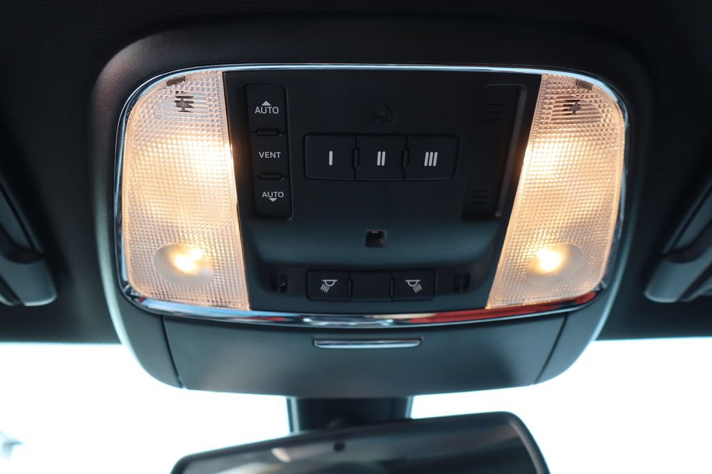 Used 2022 Dodge Charger Scat Pack RWD image 15