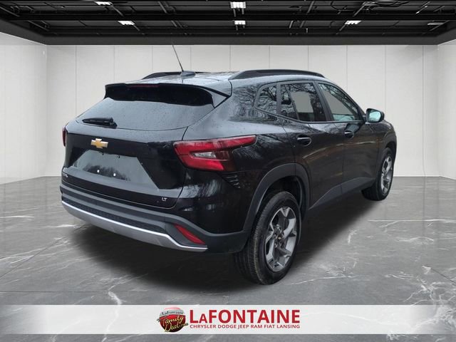 Used 2025 Chevrolet Trax LT image 8