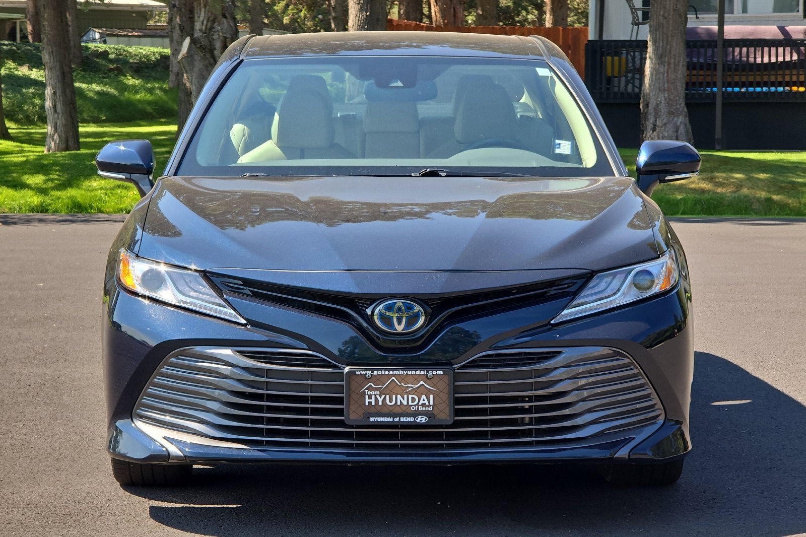 Used 2020 Toyota Camry XLE image 8