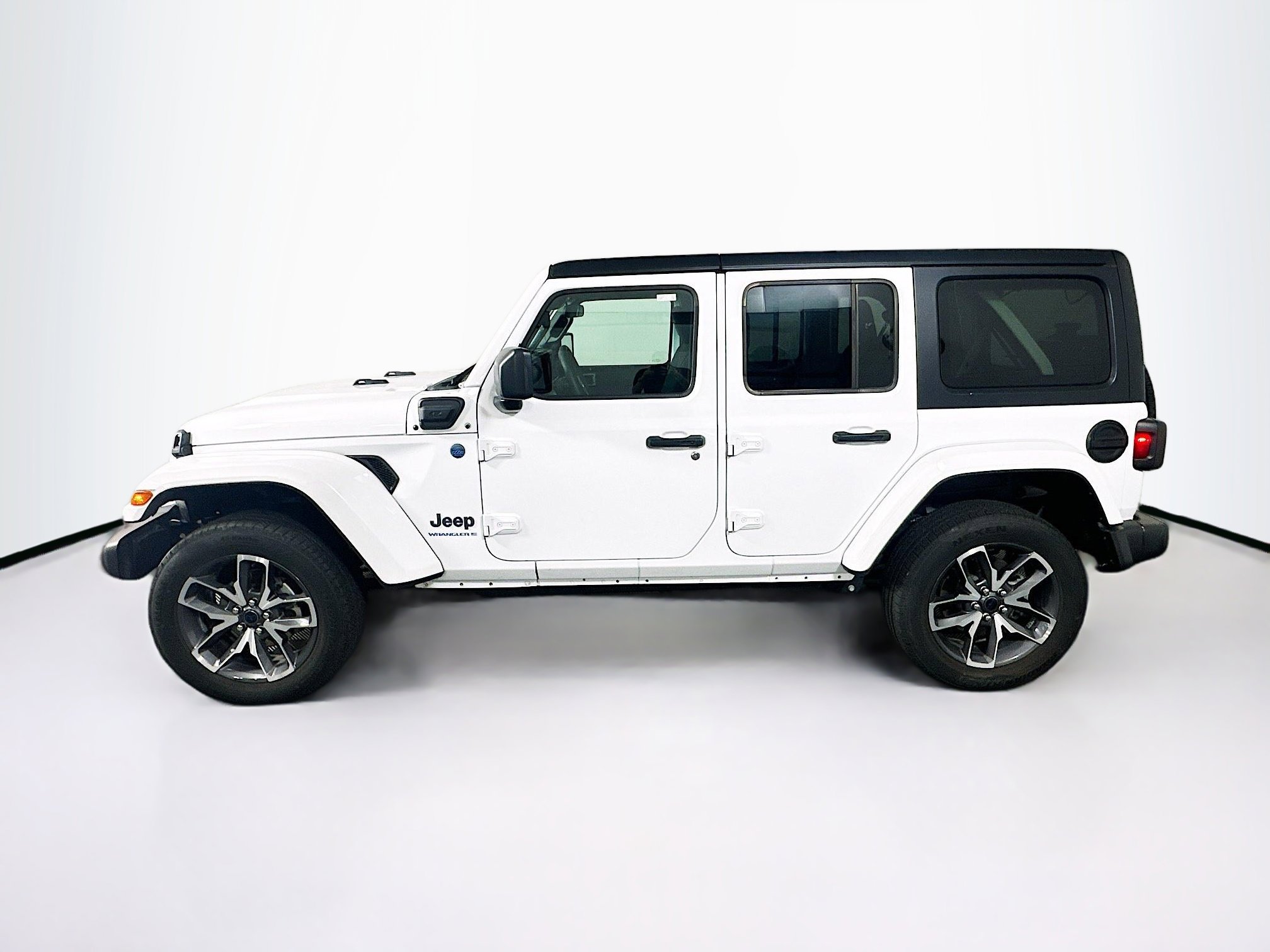 Used 2024 Jeep Wrangler Sport S w/ Convenience Group image 4