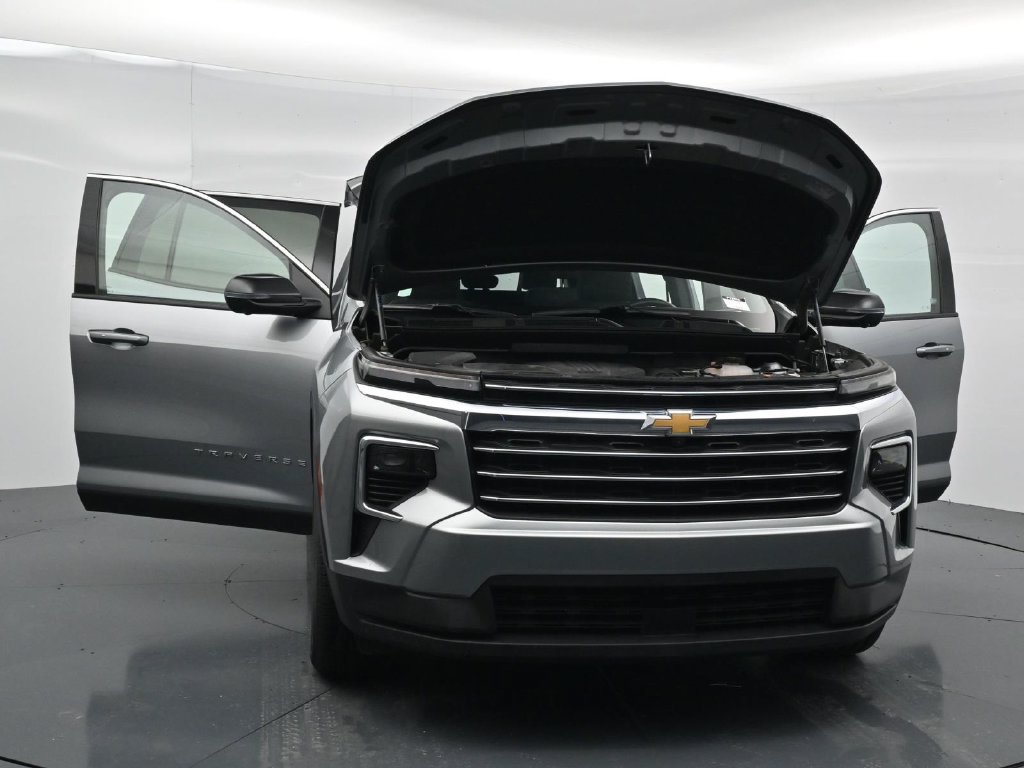 Used 2024 Chevrolet Traverse LT FWD image 36