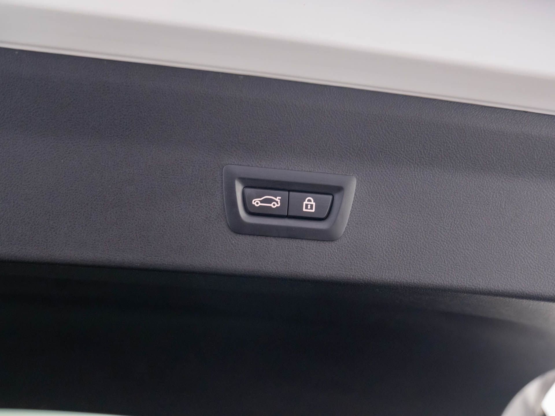 Used 2022 BMW X4 xDrive30i w/ Premium Package image 34