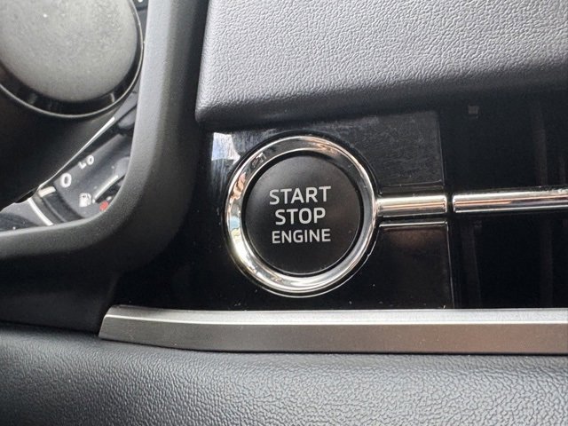 Used 2023 Mitsubishi Outlander SE image 21