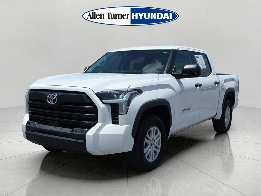 Used 2022 Toyota Tundra SR5 AWD/4WD image 4