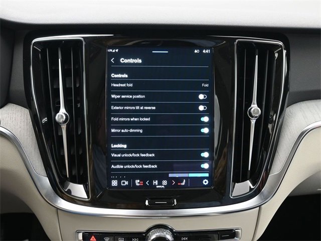 Used 2025 Volvo S60 B5 Plus image 16