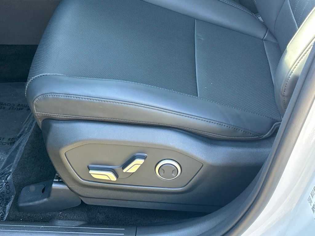 Used 2026 Hyundai Santa Fe SEL FWD image 16