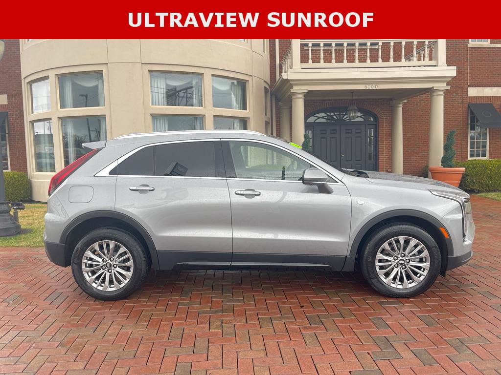 Used 2025 Cadillac XT4 Premium Luxury image 7