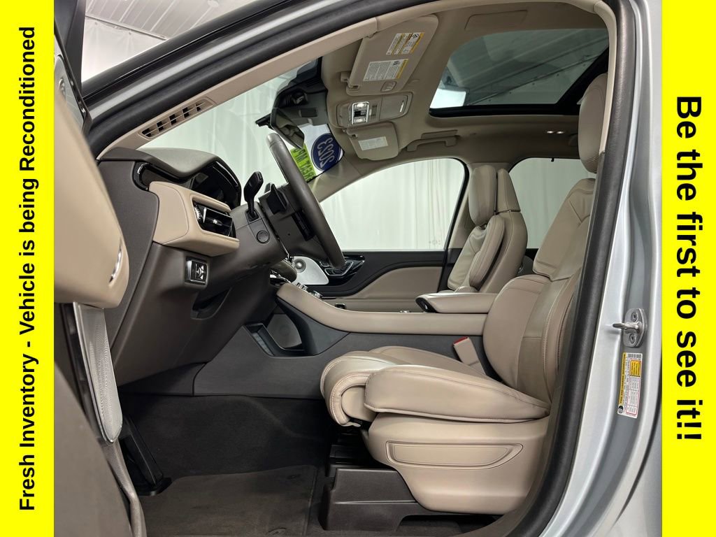 Used 2023 Lincoln Aviator Reserve w/ Equipment Group 201A image 9