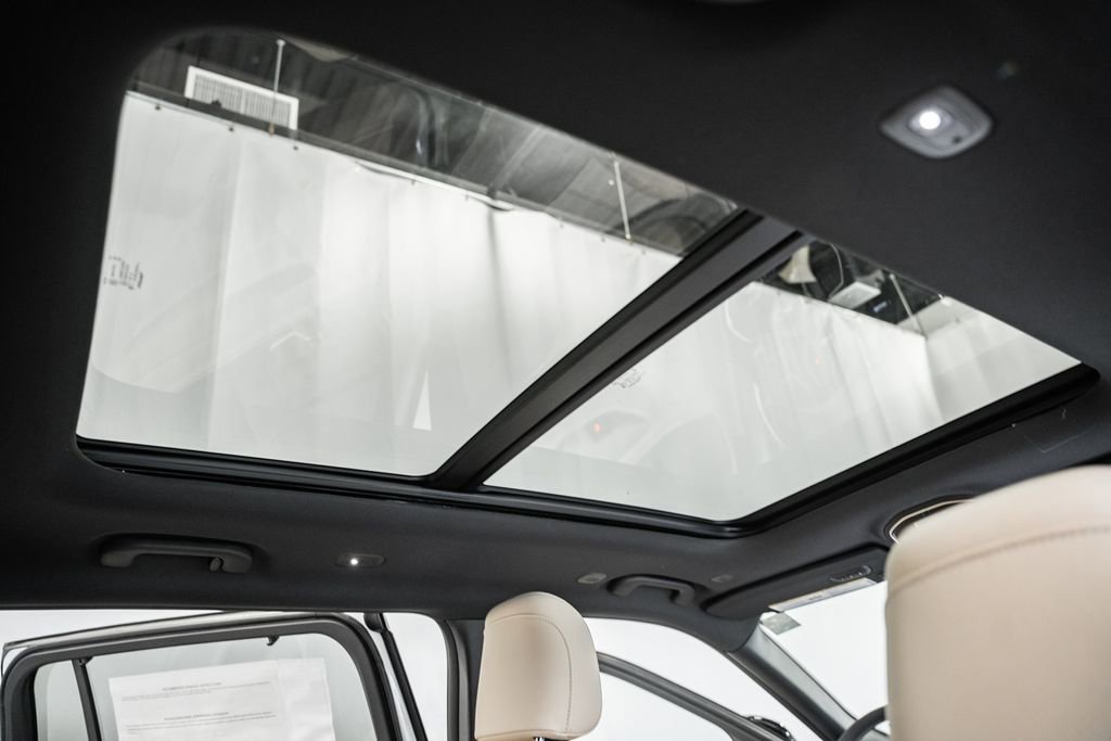 New 2025 Jeep Grand Cherokee L Limited w/ Luxury Tech Group II image 33