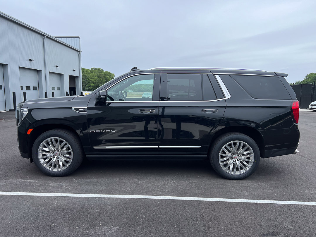 Used 2023 GMC Yukon Denali AWD/4WD image 2