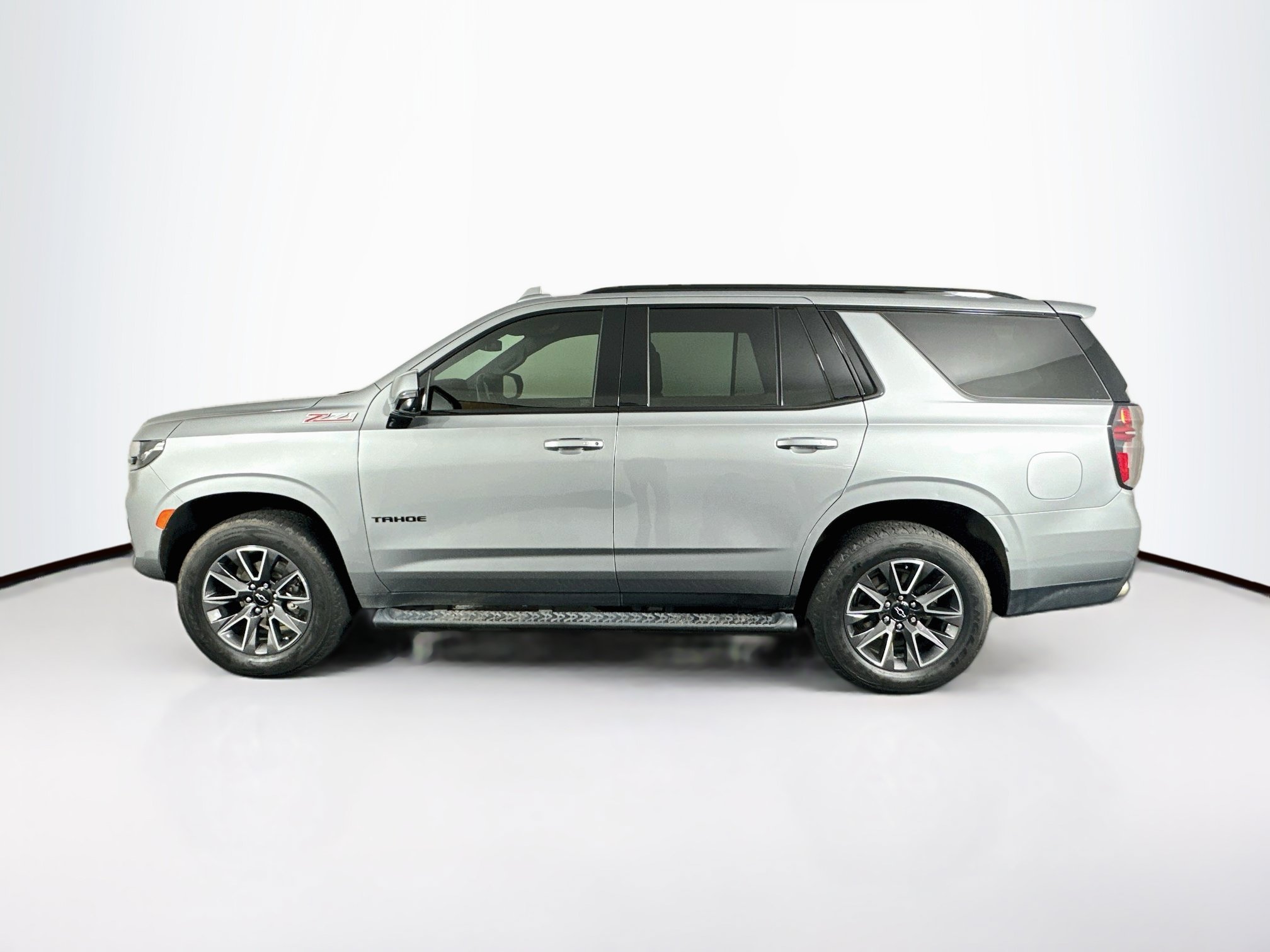 Used 2023 Chevrolet Tahoe Z71 w/ Z71 Off-Road Package AWD/4WD image 4
