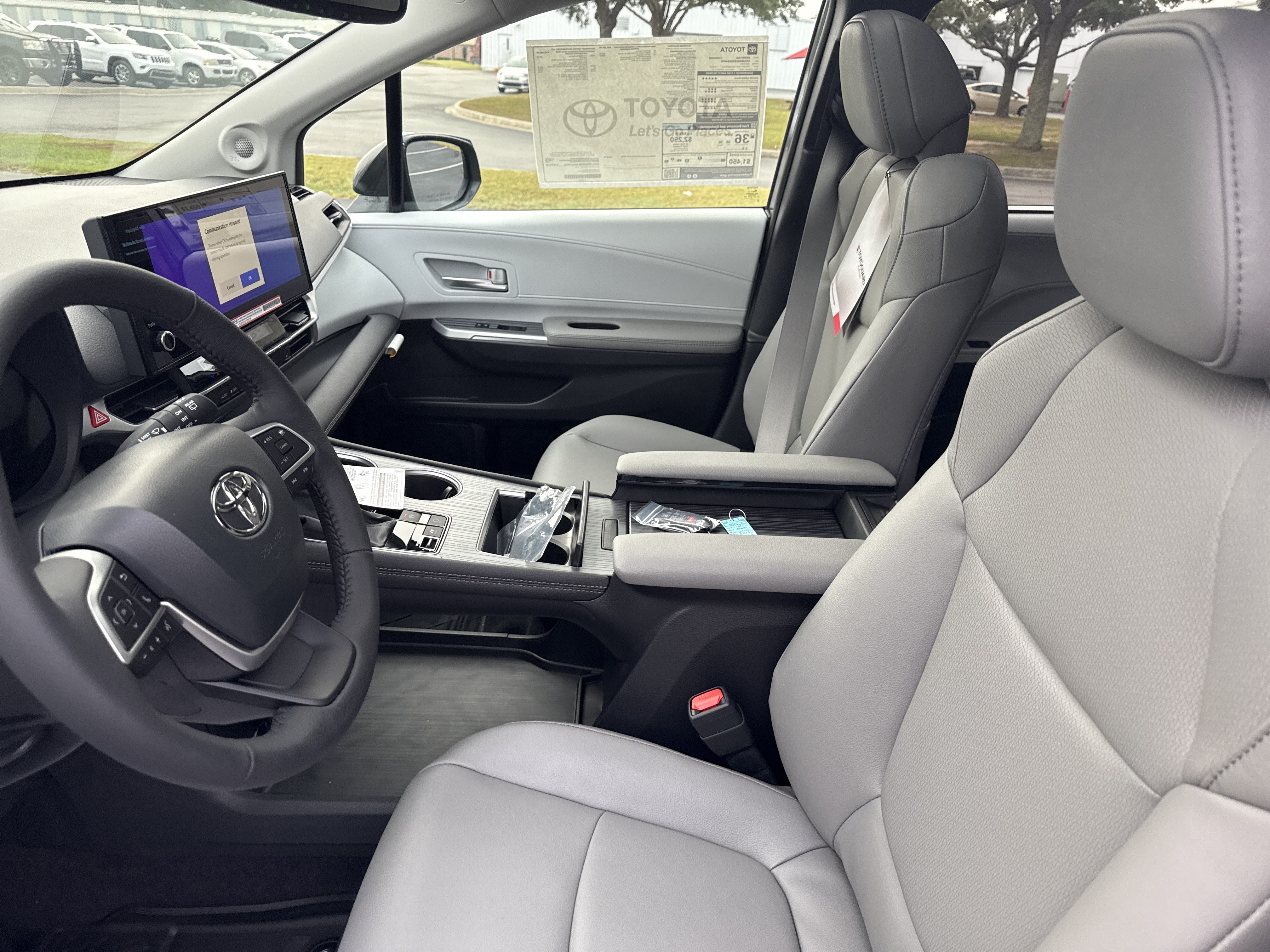 New 2025 Toyota Sienna XLE w/ XLE Plus Package FWD image 13