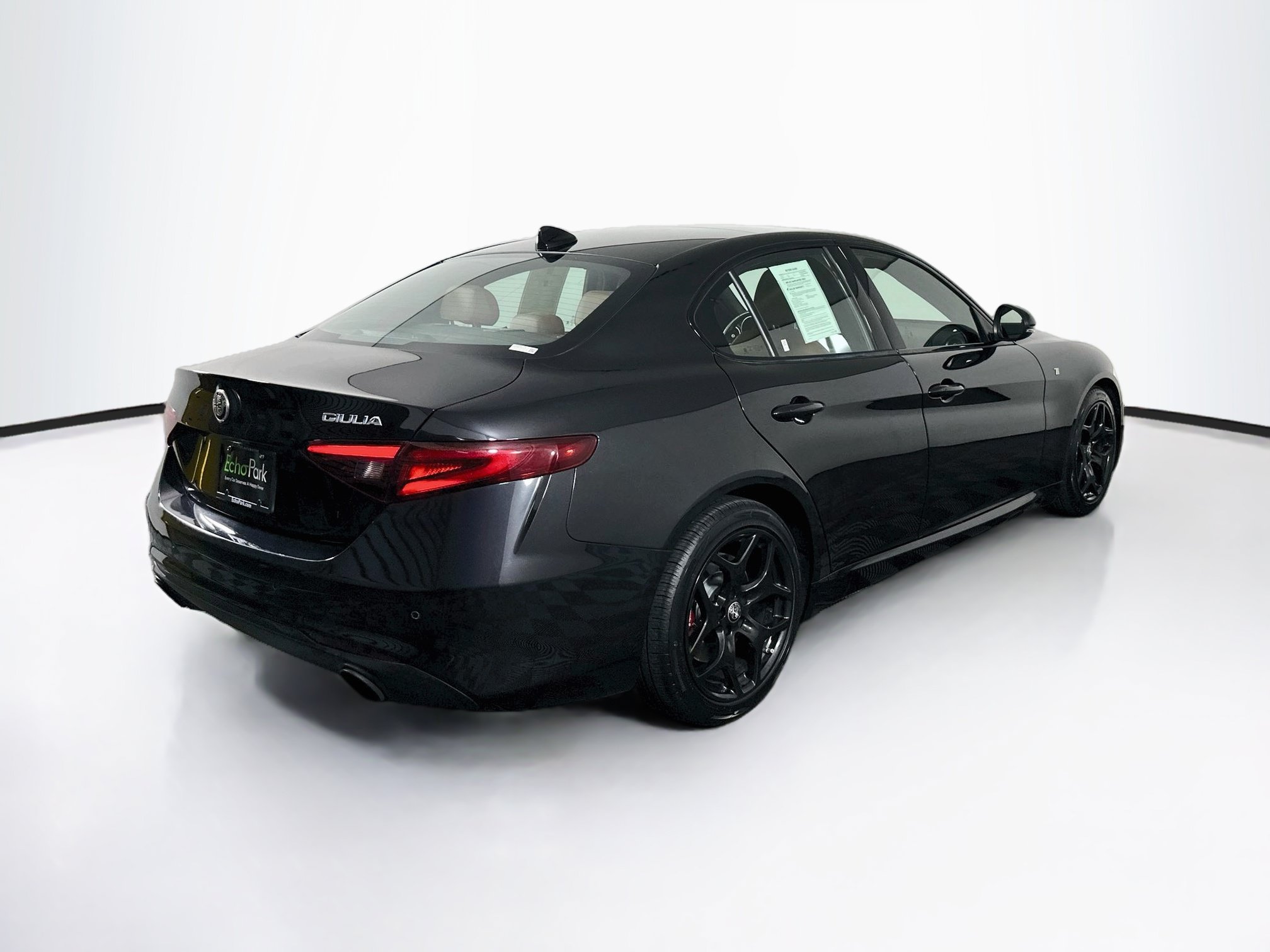 Used 2022 Alfa Romeo Giulia Ti RWD image 9