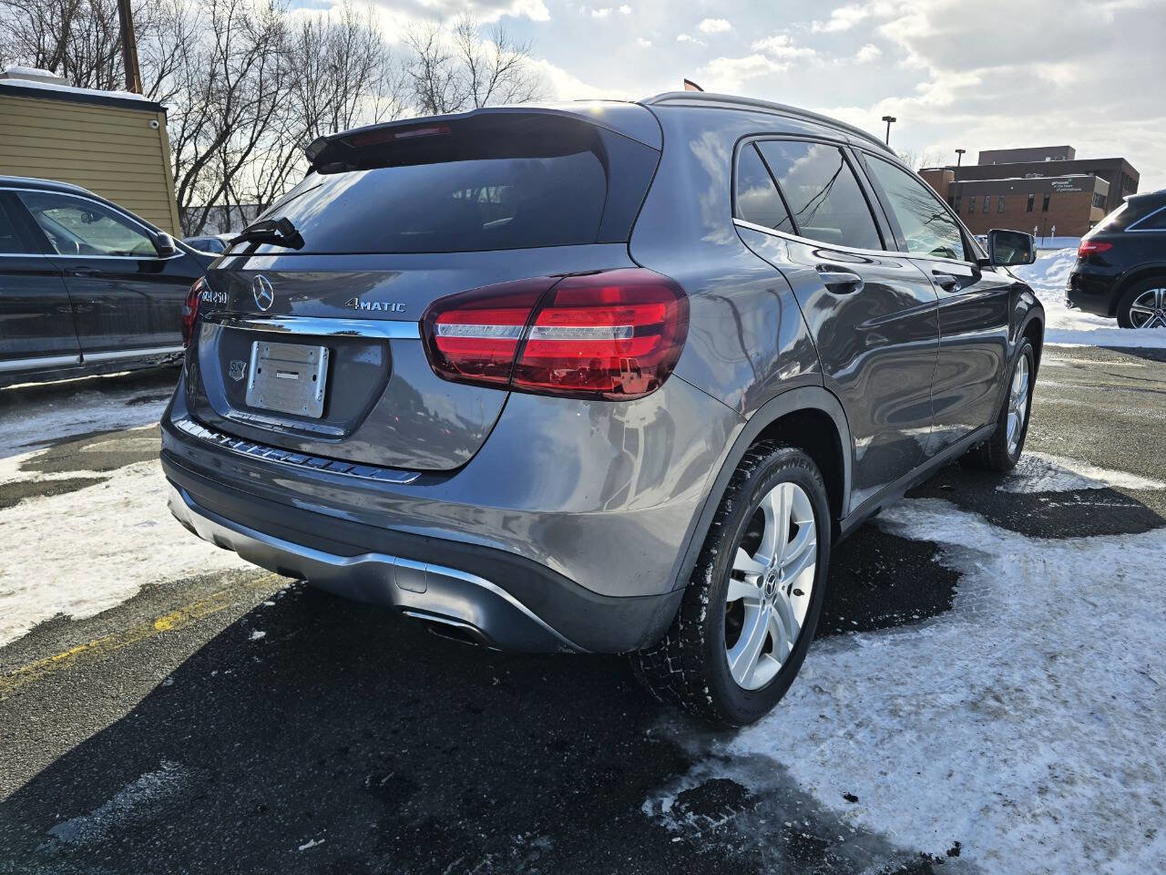 Used 2019 Mercedes-Benz GLA 250 GLA 250 4MATIC AWD 4dr SUV image 3
