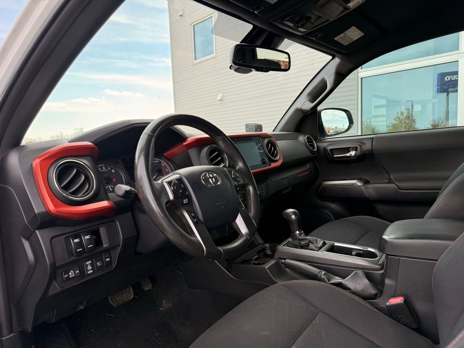 Used 2019 Toyota Tacoma TRD Off-Road image 19