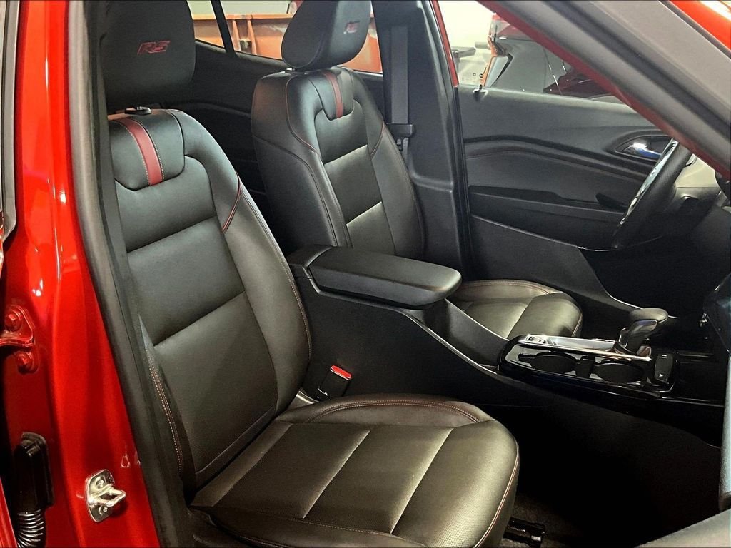 Used 2024 Chevrolet Trax RS w/ Driver Confidence Package FWD image 11