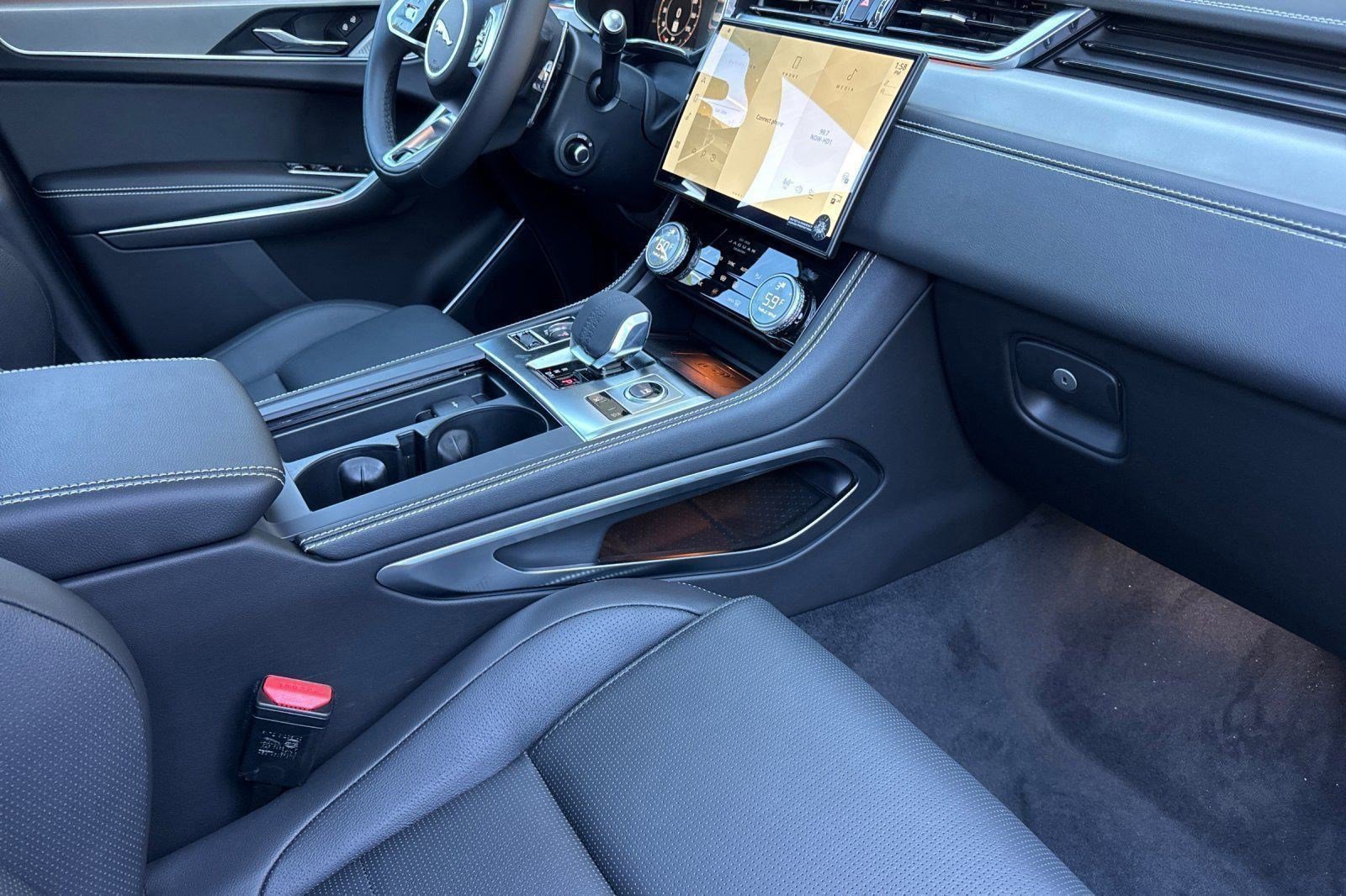 New 2026 Jaguar F-PACE R-Dynamic S AWD/4WD image 29