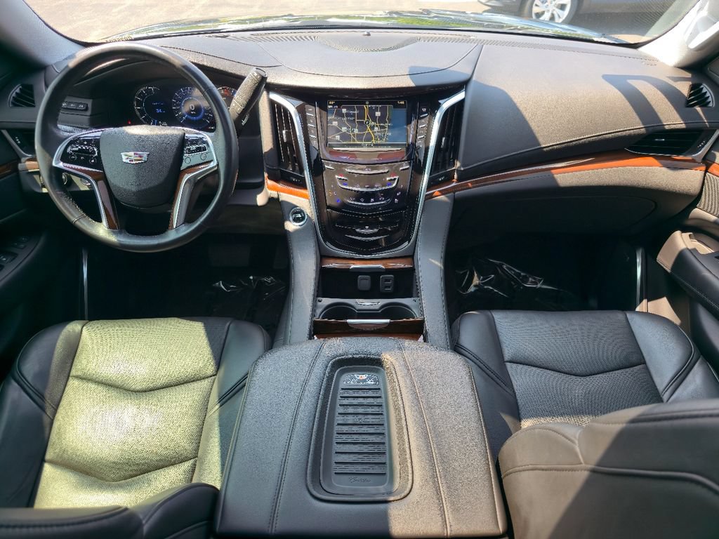 Certified 2020 Cadillac Escalade Premium Luxury AWD/4WD image 15