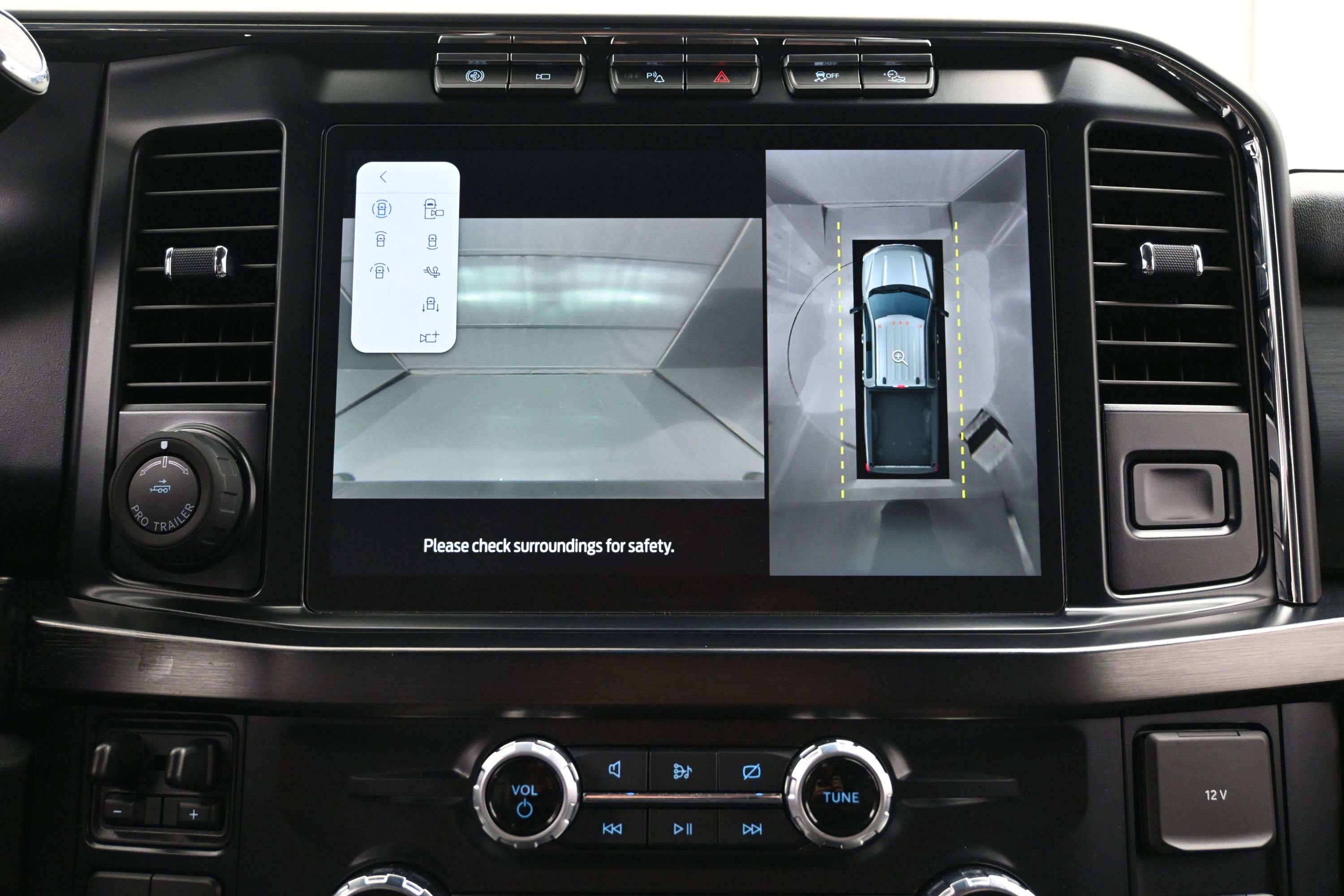 Used 2023 Ford F250 Lariat w/ Lariat Ultimate Package AWD/4WD image 32